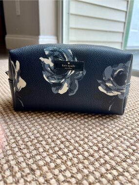 ♠️Kate Spade New York Floral Cosmetic Makeup Bag Travel Zip Pouch Navy Blue